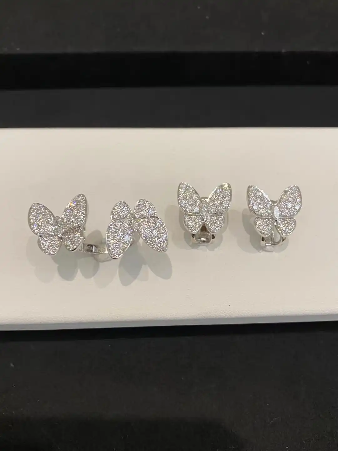 四叶草白贝母手串定制图片展示