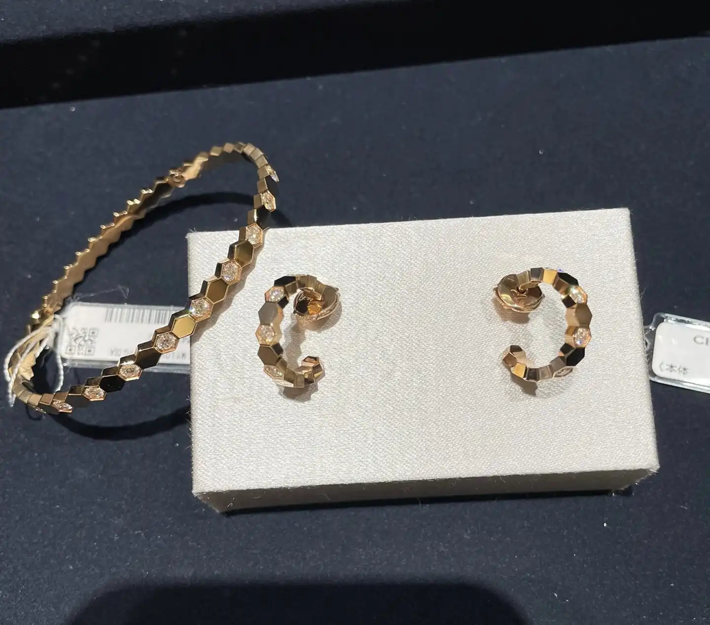 四叶草白贝母手串定制图片展示