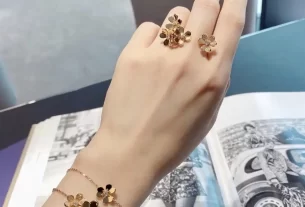 四叶草白贝母手串热销款，天然宝石手链搭配指南，提升气质必备饰品！