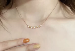 四叶草白贝母手串——天然养生美饰，绿色幸运饰品选购指南