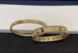 四叶草白贝母手串：天然宝石饰品，寓意好运，时尚佩戴首选！