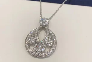 四叶草爱心项链：独特设计诠释浪漫，选购指南带你找到完美饰品