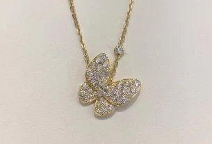 四叶草白贝母手串——天然宝石配饰，独特风水寓意，时尚养生必备！SEO优化标题