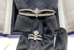 四叶草爱心项链：时尚潮流饰品，寓意美好爱情，选购指南与搭配推荐