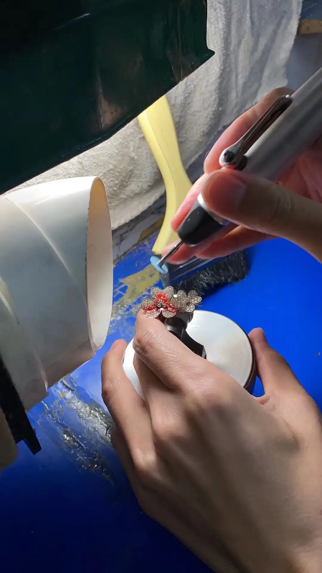 四叶草白贝母手串定制图片展示