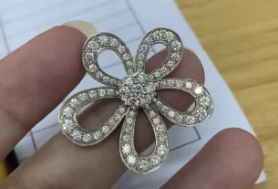 四叶草白贝母手串：天然宝石养生饰品，助力健康生活选购指南