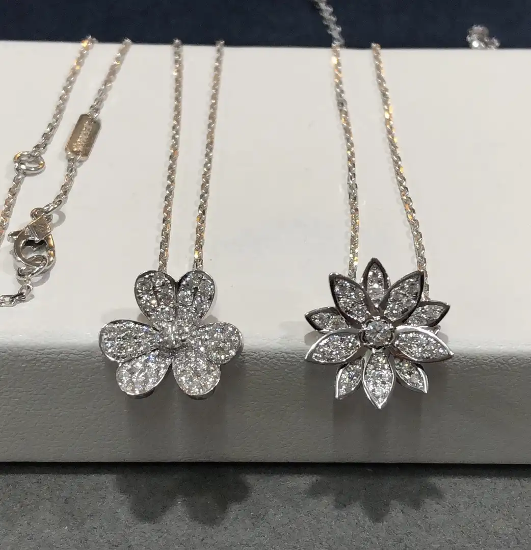 四叶草白贝母手串定制图片展示