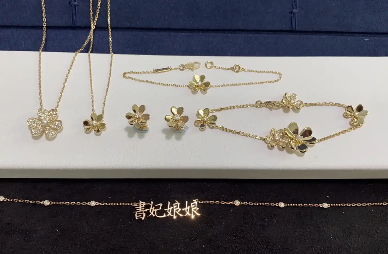 四叶草白贝母手串定制图片展示