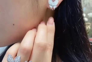 四叶草白贝母手串：天然美饰，养生之选，提升气质必备！- 热门手串推荐