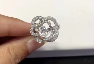 四叶草白贝母手串：天然养生饰品，独特寓意，助力SEO优化推荐