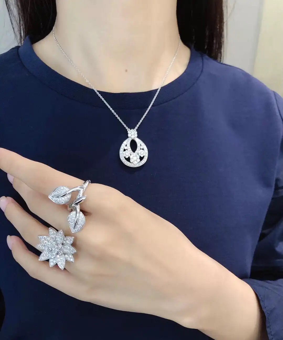 四叶草白贝母手串定制图片展示