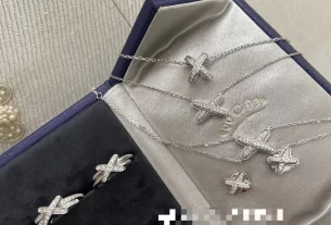 四叶草三花吊坠：独特设计时尚饰品，寻找幸运与美的完美结合