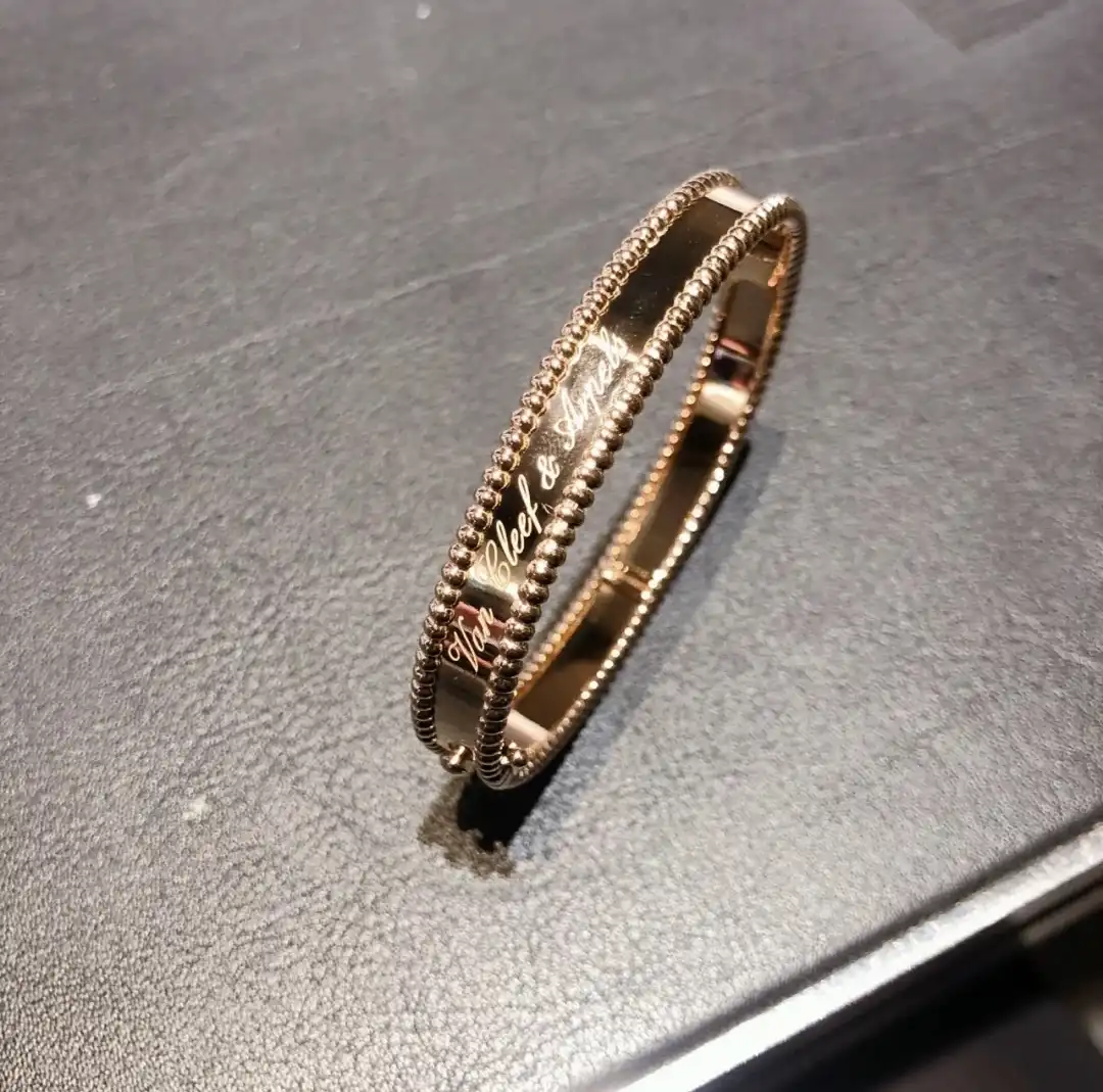 四叶草白贝母手串定制图片展示