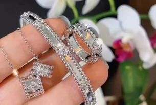 四叶草白贝母手串：天然宝石饰品，寓意好运与美丽，推荐选购指南