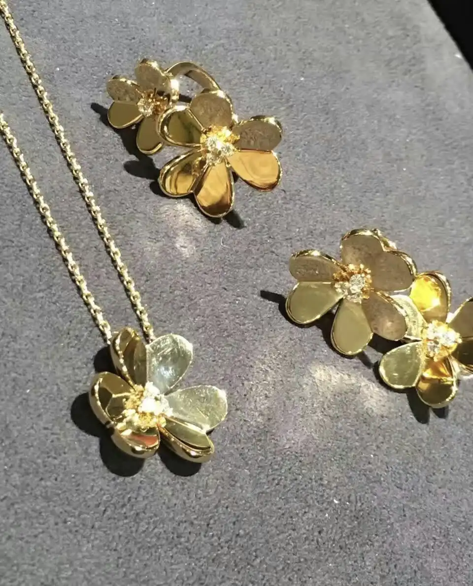 四叶草白贝母手串定制图片展示