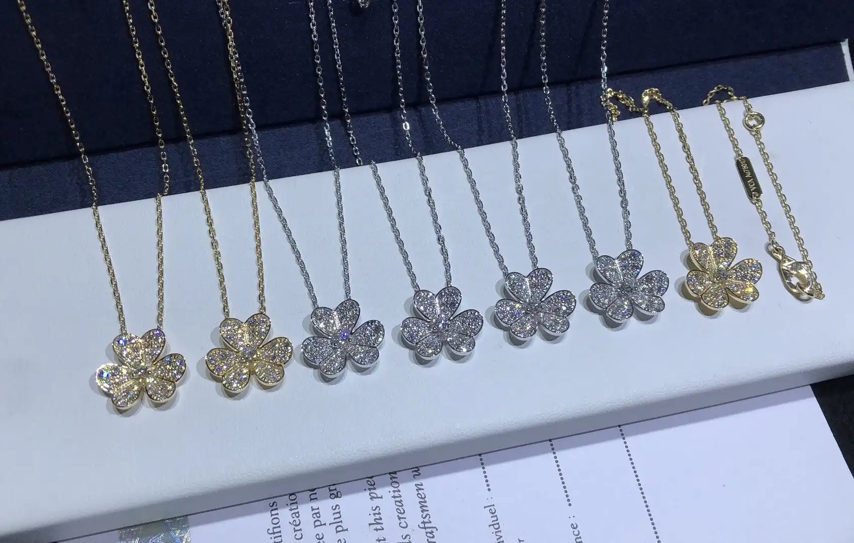四叶草白贝母手串定制图片展示