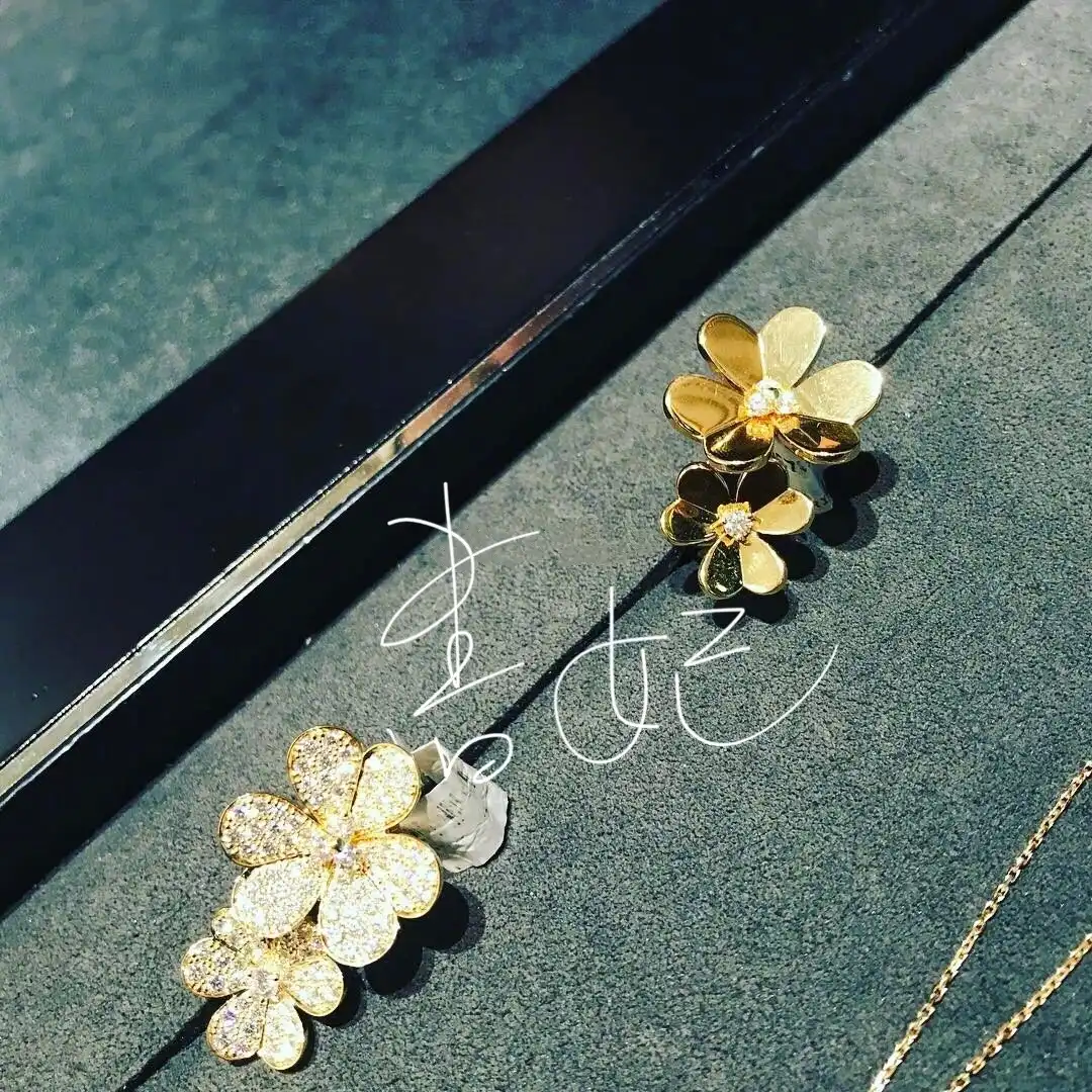 四叶草白贝母手串定制图片展示