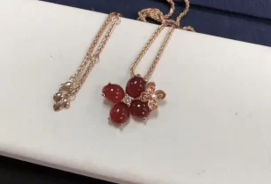 四叶草爱心项链：独特设计诠释浪漫，选购指南助力你的完美选择