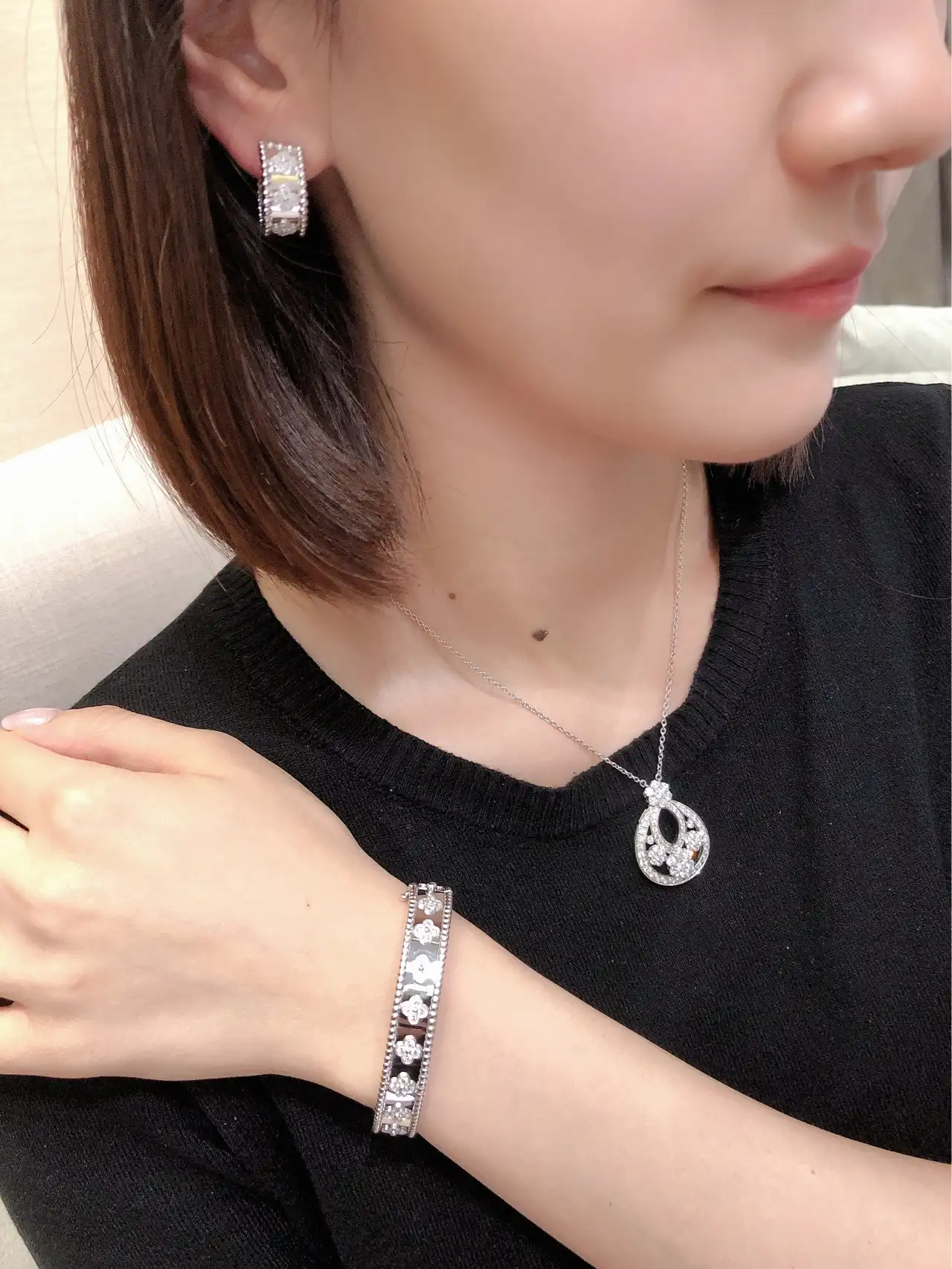 四叶草三花吊坠定制图片展示