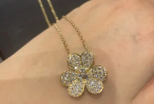 四叶草白贝母手串——天然美饰，养生利器，必备的时尚护身符！