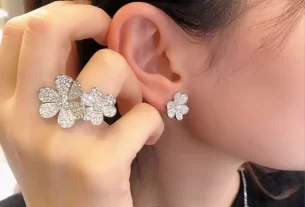 四叶草爱心项链：独特设计饰品，寻找幸运与爱的完美融合