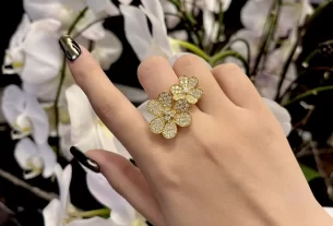 四叶草白贝母手串：天然灵气佩戴首选，养生美饰SEO热销推荐！