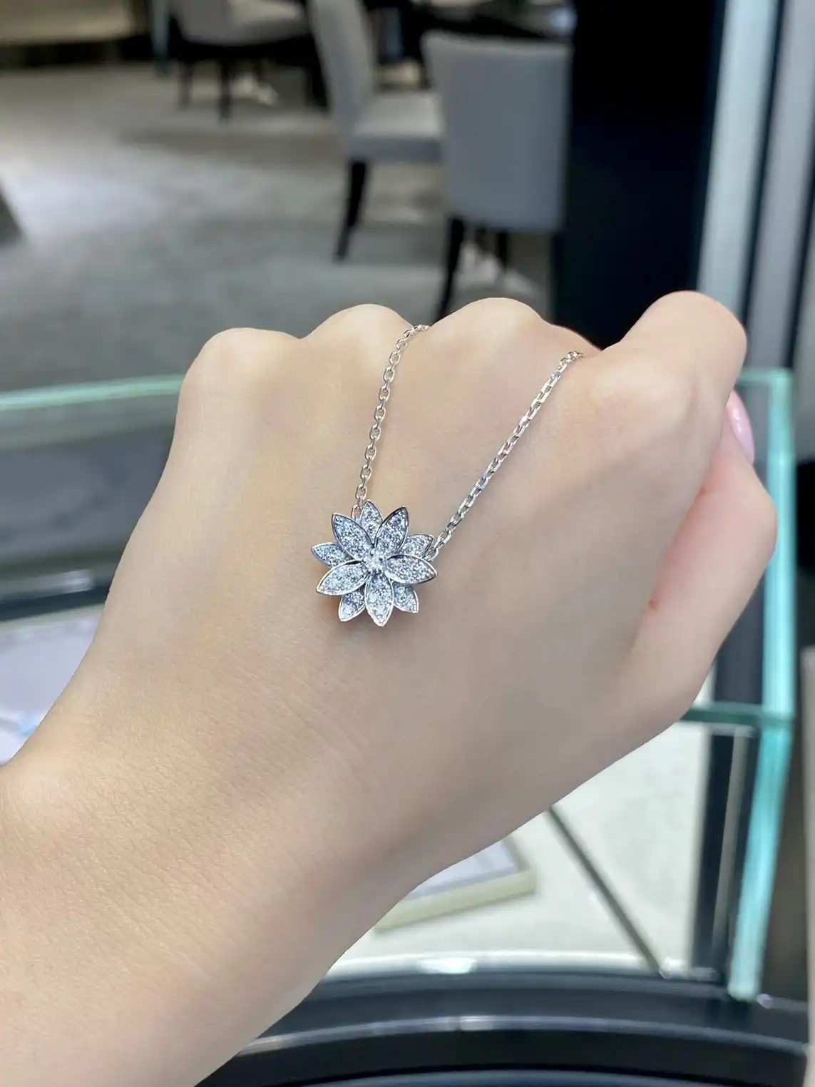 四叶草白贝母手串定制图片展示