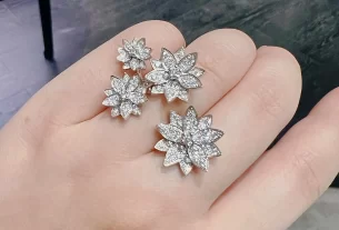 四叶草白贝母手串：天然养生饰品，四叶草寓意吉祥，白贝母提升气质，热门搜索选购指南
