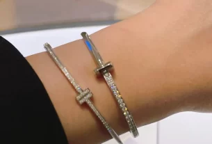 四叶草白贝母手串——天然养生饰品，时尚风水必备！