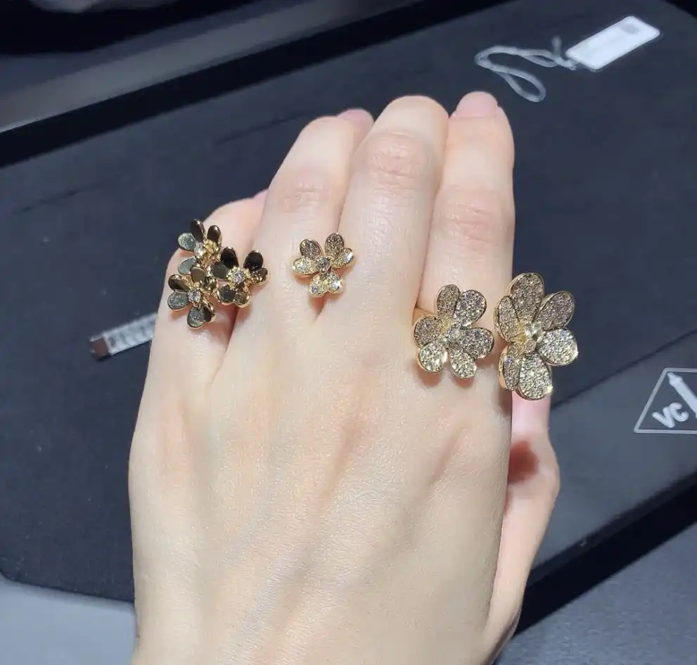 四叶草三花吊坠定制图片展示