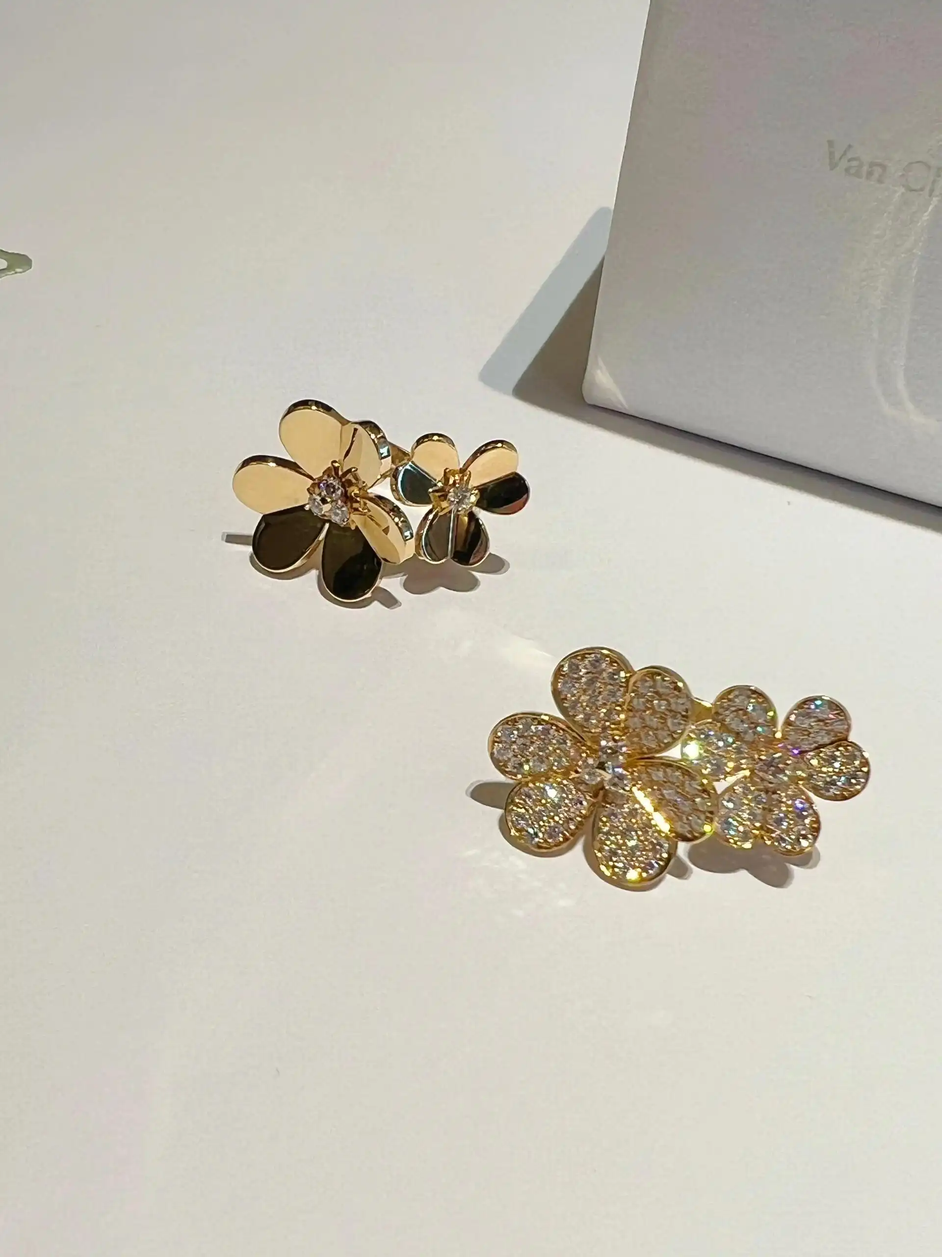 四叶草白贝母手串定制图片展示