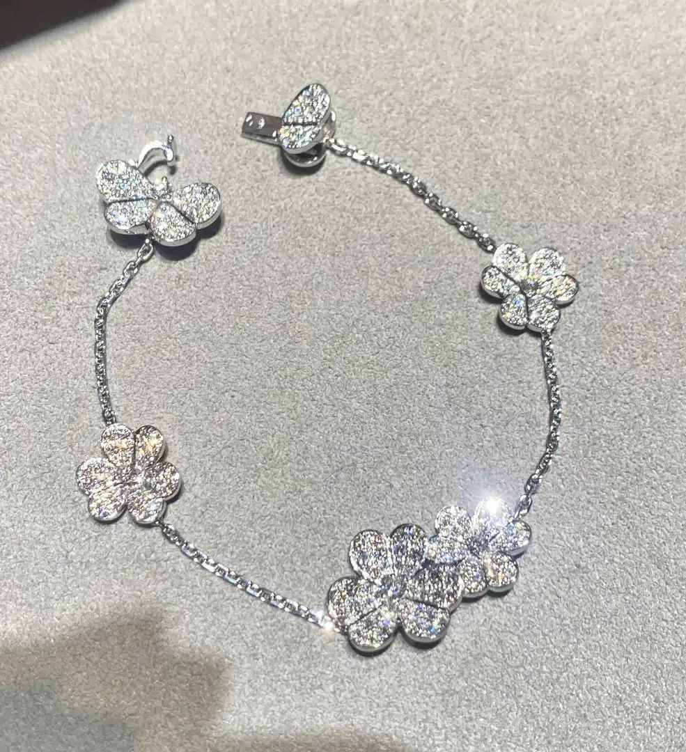 四叶草白贝母手串定制图片展示