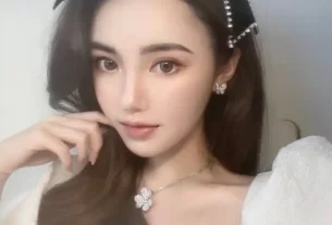 四叶草白贝母手串——天然美玉手链，寓意吉祥，SEO优化标题推荐