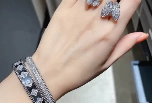 四叶草爱心项链：独特设计款，寻找你的幸运符——时尚饰品选购指南
