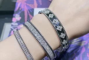 四叶草白贝母手串：天然美饰，养生珍品，绿色健康潮流搭配推荐