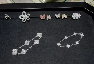 四叶草白贝母手串：天然宝石饰品，寓意美好，搜素推荐首选