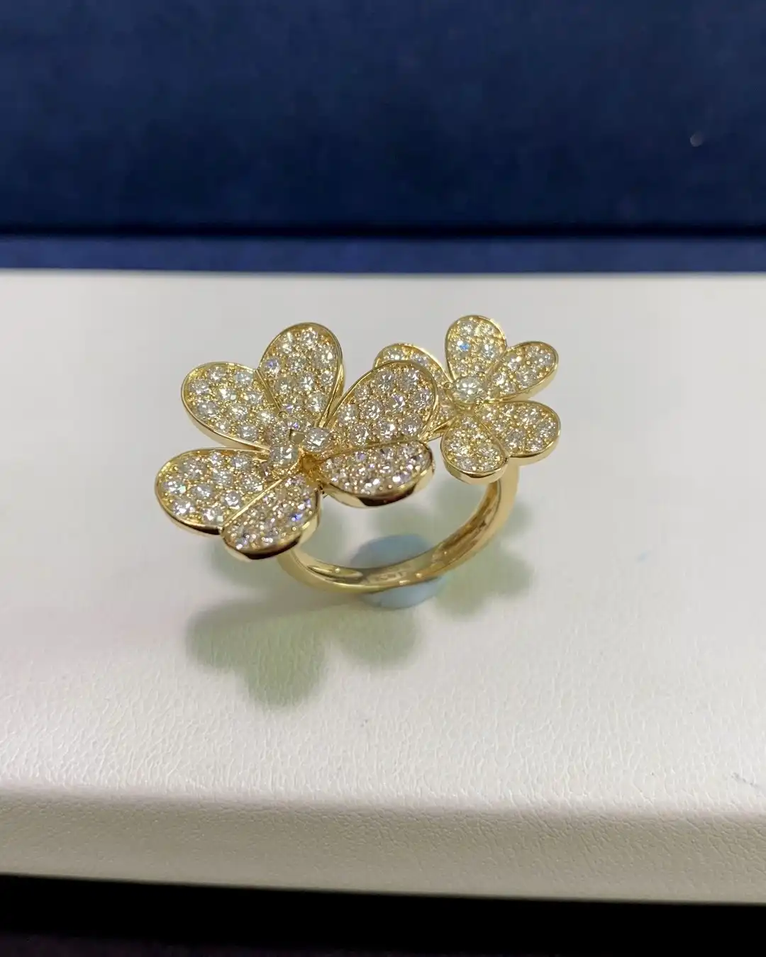 四叶草白贝母手串定制图片展示