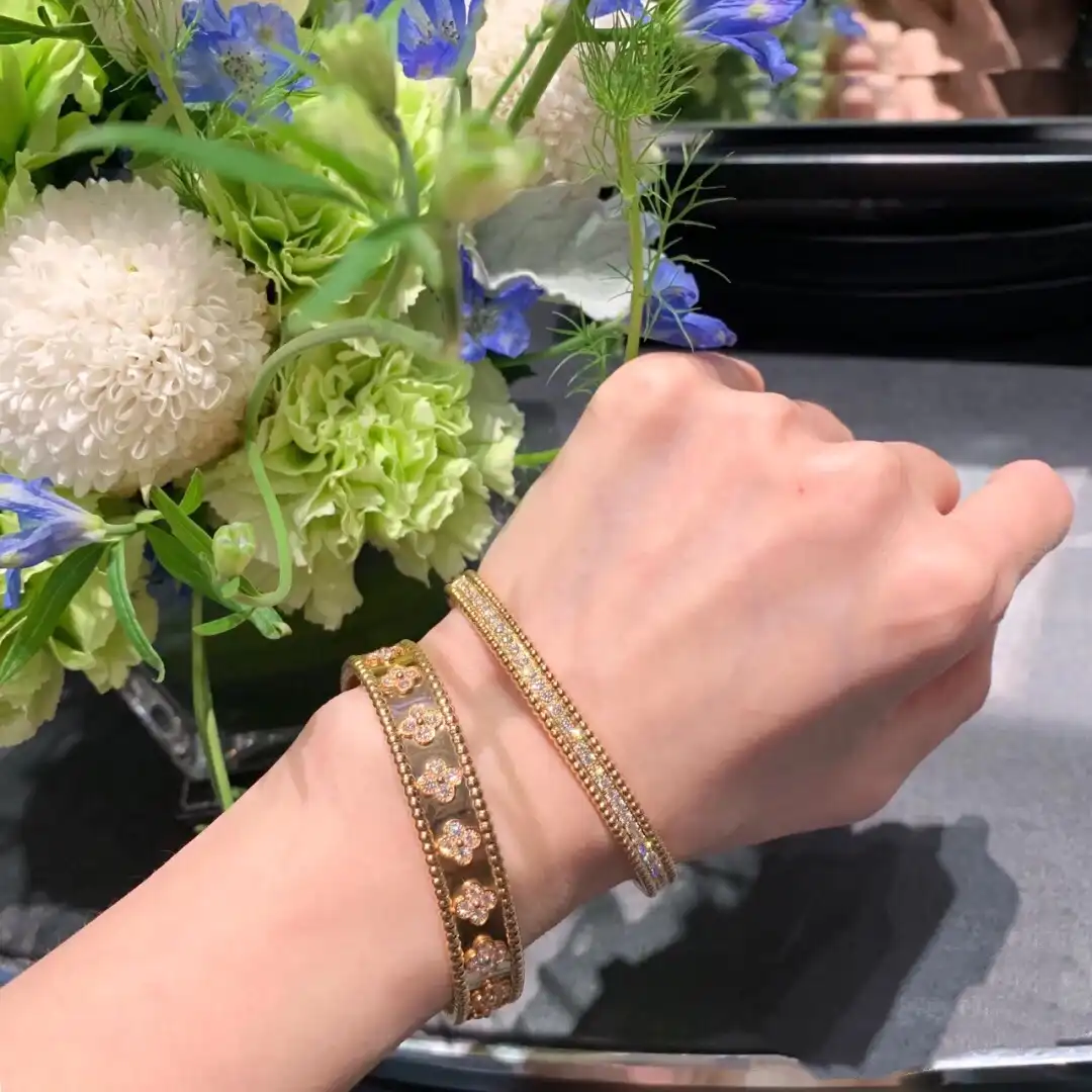 四叶草白贝母手串定制图片展示