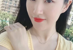 四叶草爱心项链：独特设计款，寻找幸运与爱的完美搭配，时尚饰品推荐！