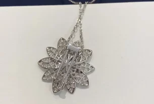 四叶草白贝母手串热销推荐：天然宝石饰品，提升气质必备！【手串选购指南】