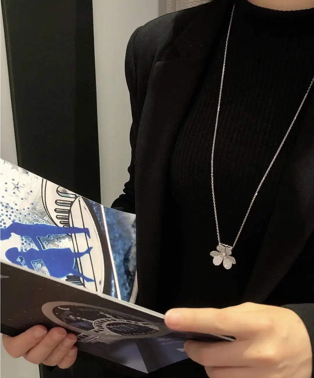 四叶草白贝母手串定制图片展示