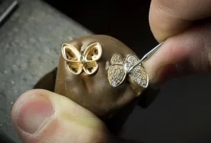 四叶草白贝母手串热销款：天然宝石饰品，佩戴转运吉祥，养生必备！