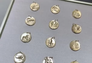 四叶草白贝母手串热销推荐：天然养生美饰，助你招财转运！SEO优化标题