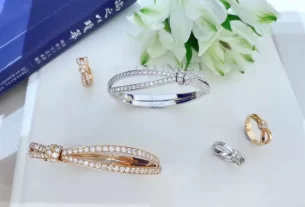 四叶草白贝母手串：天然宝石养生饰品，美容保健必备，购物推荐！