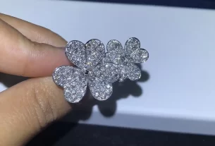 四叶草白贝母手串——天然养生饰品，时尚潮流必备，选购指南推荐