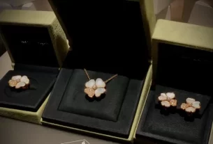 四叶草白贝母手串——天然宝石饰品，优雅佩戴首选，助你招财转运！