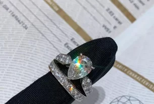 四叶草白贝母手串——天然宝石养生饰品，寓意吉祥，搜罗优质选购指南！