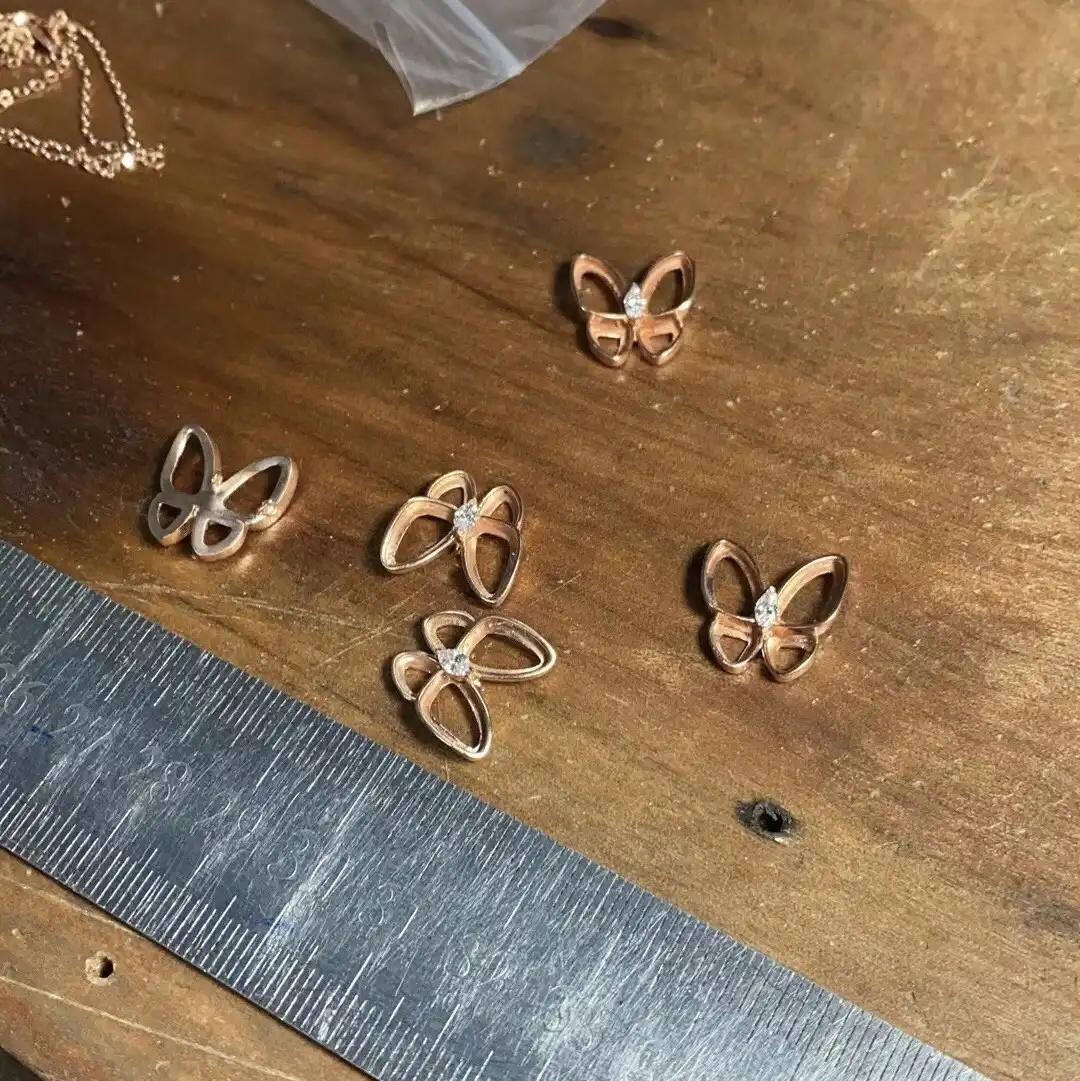 四叶草白贝母手串定制图片展示