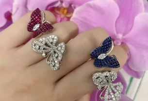 四叶草爱心项链：独特设计时尚饰品，寻找你的幸运之缘！