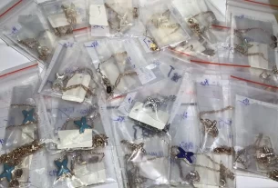 四叶草爱心项链：独特设计时尚饰品，寻找幸运与爱的象征佩戴指南